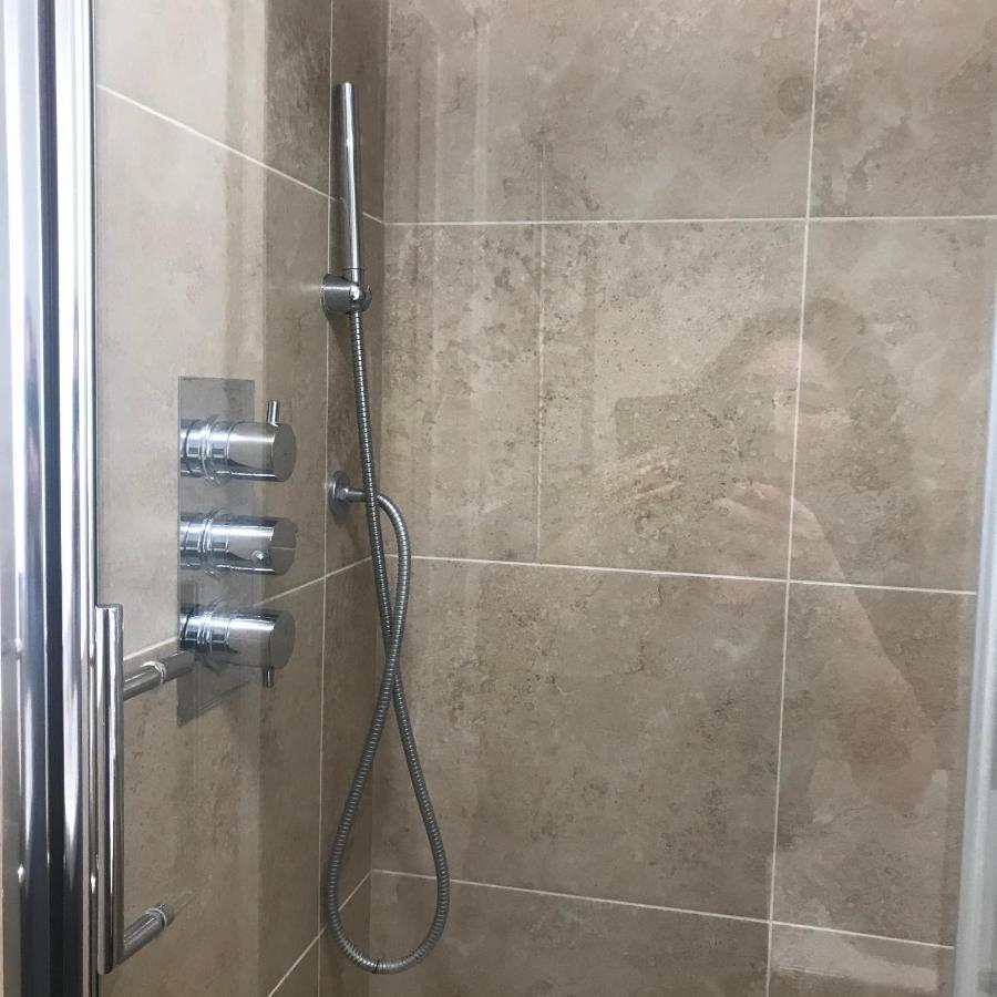 Studio-1-Staines/Heathrow/London-Own Entrance Ngoại thất bức ảnh
