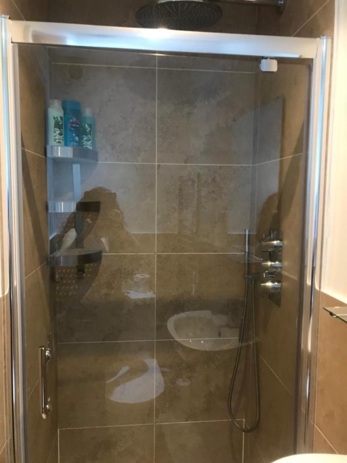Studio-1-Staines/Heathrow/London-Own Entrance Ngoại thất bức ảnh