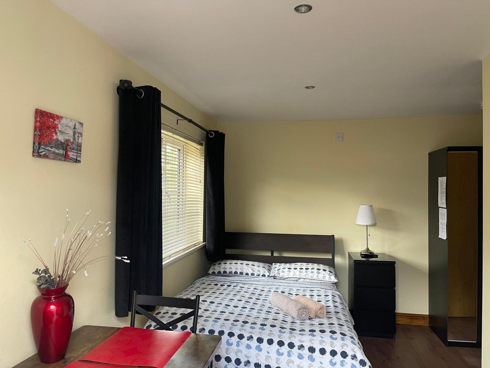 Studio-1-Staines/Heathrow/London-Own Entrance Ngoại thất bức ảnh